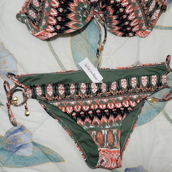 La Vie en Rose 2-piece Bathing Suit - Picture 3 of 3